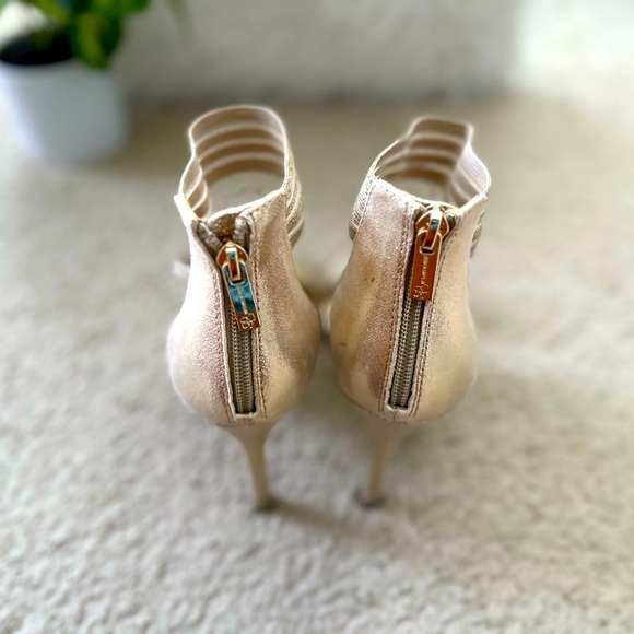 Jessica Simpson Champagne Gold Metallic Jivero Sandal 8.5M - Picture 7 of 9